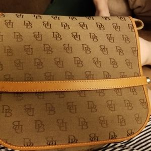 Dooney and Bourke Crossbody/messenger bag